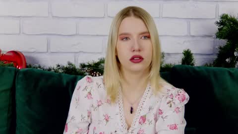 LiliLinn online show from 15, 1, 2025