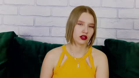 LiliLinn online show from 3, 2, 2025