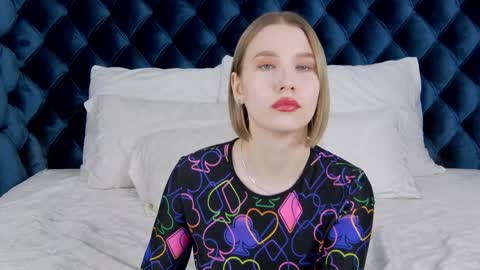 LiliLinn online show from 7, 2, 2025