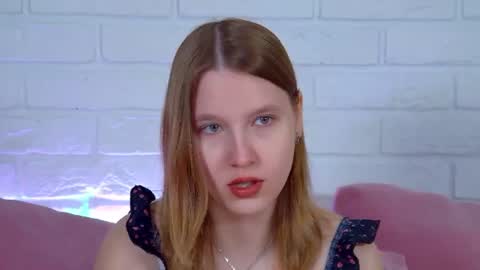 Snapshot of lililinn chatting on 18, 6, 2026 LiliLinn online show from 18, 6, 2026
