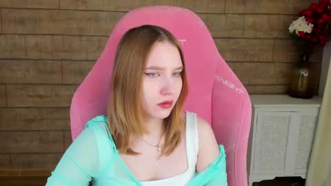 Snapshot of lililinn chatting on 7, 7, 2026 LiliLinn online show from 7, 7, 2026