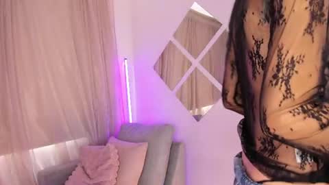 Snapshot of lilily_lv chatting on 9, 6, 2026 Lilly online show from 9, 6, 2026