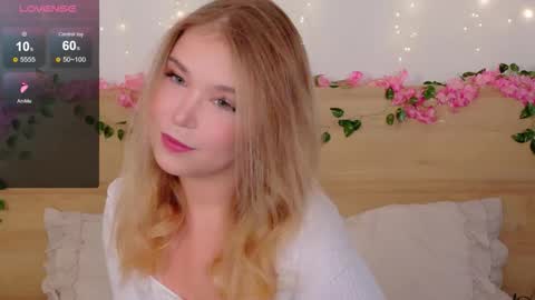 Snapshot of lilith_bonheur chatting on 23, 10, 2025 Lilith Bonheur online show from 23, 10, 2025