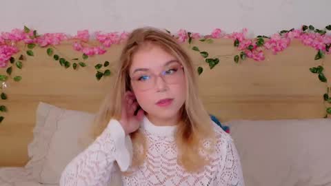 Snapshot of lilith_bonheur chatting on 24, 10, 2025 Lilith Bonheur online show from 24, 10, 2025