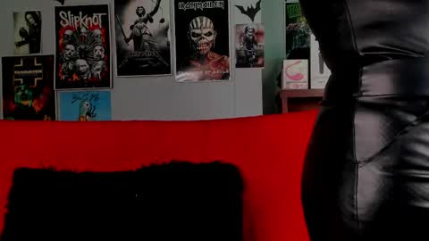 Snapshot of lilith_deveraux_ chatting on 20, 5, 2026 MISTRESS LILITH online show from 20, 5, 2026
