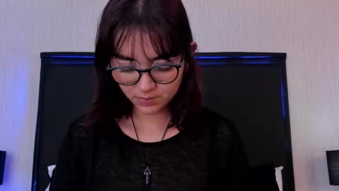 LilithBluum  online show from 27, 3, 2026