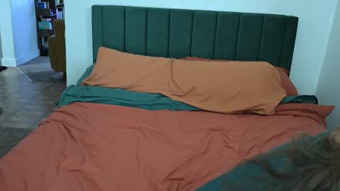 L online show from 18, 10, 2025