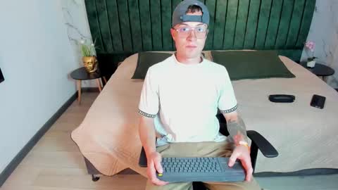 Snapshot of liljames_ chatting on 8, 2, 2026 Lil James online show from 8, 2, 2026