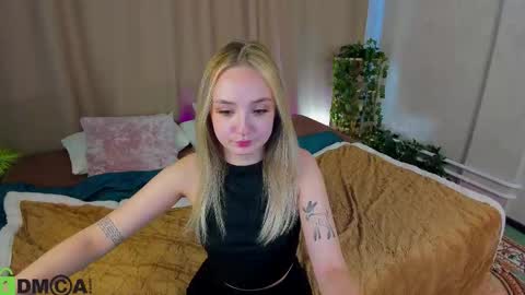 Snapshot of lillian_blake chatting on 10, 9, 2025 LILY online show from 10, 9, 2025