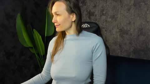 lillian_white1 online show from 15, 4, 2026