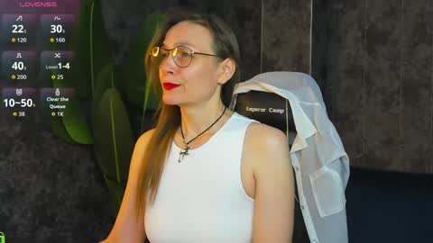 lillian_white1 online show from 28, 5, 2026