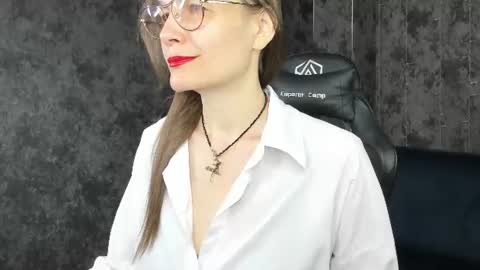 Snapshot of lillian_white1 chatting on 16, 6, 2026 lillian_white1 online show from 16, 6, 2026