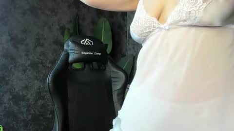 Snapshot of lillian_white1 chatting on 13, 7, 2026 lillian_white1 online show from 13, 7, 2026