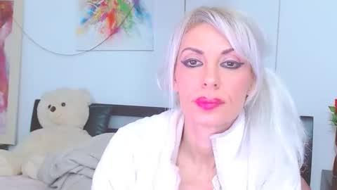 Lara online show from 17, 2, 2026