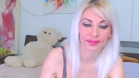 Lara online show from 24, 4, 2026