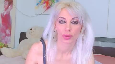 Snapshot of lillianasara chatting on 4, 5, 2026 Lara online show from 4, 5, 2026