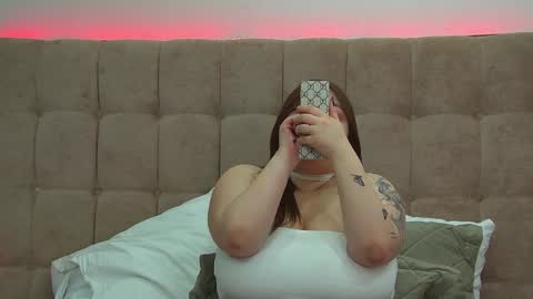 Snapshot of lillianhaig chatting on 1, 2, 2025 LillianHaig online show from 1, 2, 2025