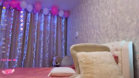 Lara Angel online show from 15, 12, 2024