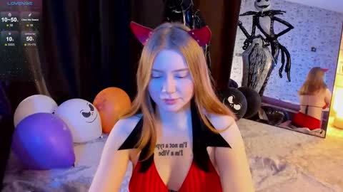 lillie_berry online show from 30, 10, 2025