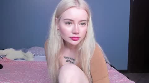 Snapshot of lillie_berry chatting on 15, 5, 2026 lillie_berry online show from 15, 5, 2026
