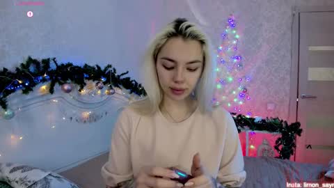 LilliMoore online show from 15, 12, 2025