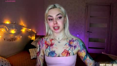 LilliMoore online show from 8, 4, 2026