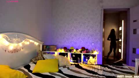 Snapshot of lillimooore chatting on 3, 7, 2026 LilliMoore online show from 3, 7, 2026