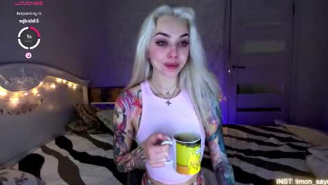 Snapshot of lillimooore chatting on 19, 7, 2026 LilliMoore online show from 19, 7, 2026