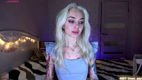 Snapshot of lillimooore chatting on 19, 7, 2026 LilliMoore online show from 19, 7, 2026