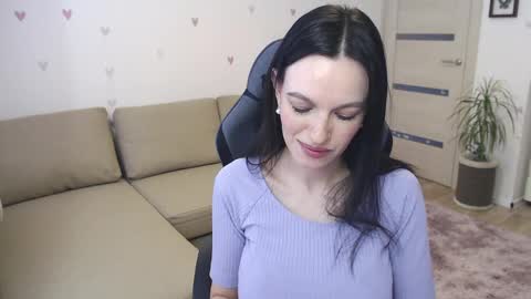 Snapshot of lilliyves chatting on 6, 4, 2026 lilliyves online show from 6, 4, 2026