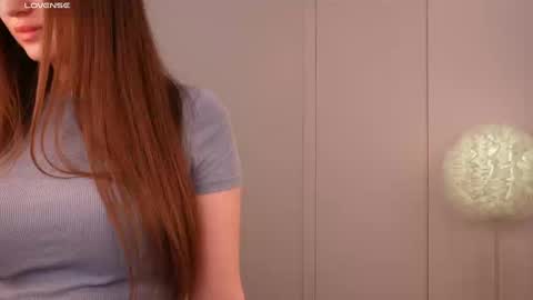 Lilly Colins online show from 26, 1, 2025