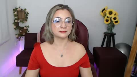 Snapshot of lilly_milf chatting on 14, 5, 2026 Lilly online show from 14, 5, 2026