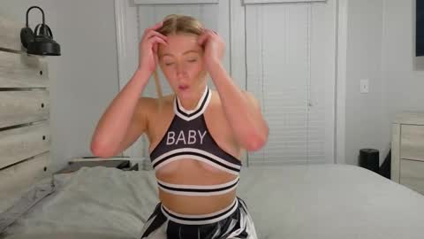 Lilly Baby Xo online show from 23, 12, 2025