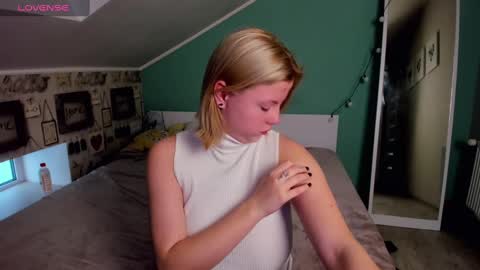 Lilly Depp online show from 30, 12, 2024