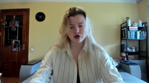 Lilly Depp online show from 25, 4, 2026