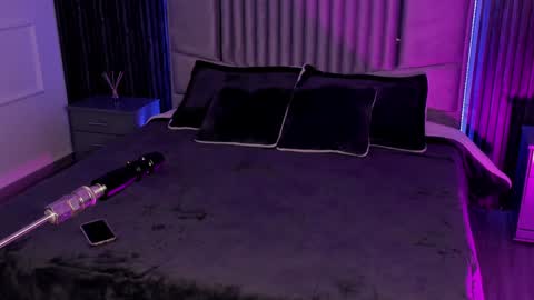 Lilly Ortiz online show from 2, 2, 2025