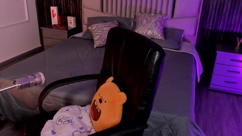 Lilly Ortiz online show from 7, 11, 2025