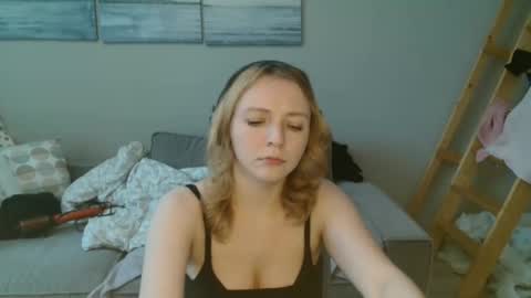 Snapshot of lily_dollyx chatting on 20, 11, 2025 Lily dollyx online show from 20, 11, 2025