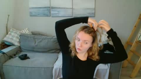 Snapshot of lily_dollyx chatting on 2, 12, 2025 Lily dollyx online show from 2, 12, 2025