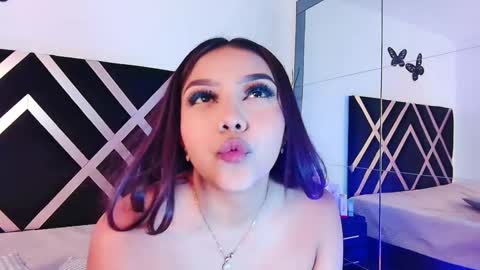 Lily Evans  online show from 7, 10, 2025