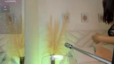   online show from 10, 2, 2025