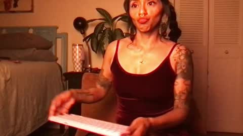 Snapshot of lily_henry chatting on 28, 5, 2026 Little Lily online show from 28, 5, 2026