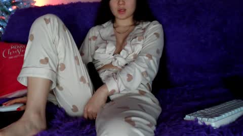 Snapshot of lily_litle chatting on 8, 1, 2025 Lily Litle online show from 8, 1, 2025