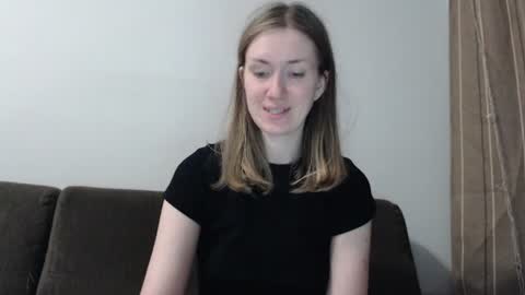 Snapshot of lily_love_x chatting on 22, 7, 2026 lily_love_x online show from 22, 7, 2026