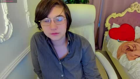 Lily online show from 12, 4, 2026