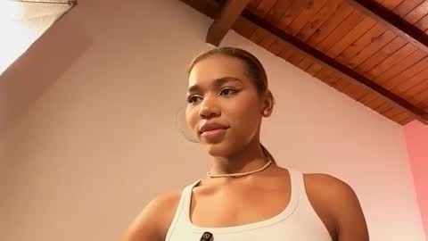 Snapshot of lily_miiller chatting on 12, 9, 2025 Lily Miiller online show from 12, 9, 2025