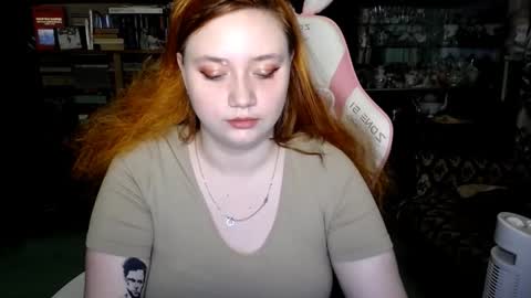 Snapshot of lily_shamy chatting on 2, 10, 2025 Alice online show from 2, 10, 2025