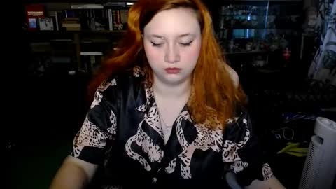 Snapshot of lily_shamy chatting on 10, 10, 2025 Alice online show from 10, 10, 2025