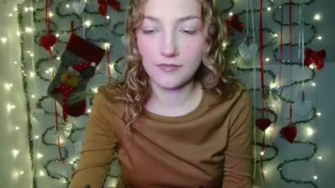 small lily online show from 17, 12, 2025