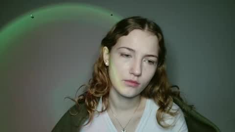 Snapshot of lily_tayberry chatting on 19, 1, 2026 small lily online show from 19, 1, 2026